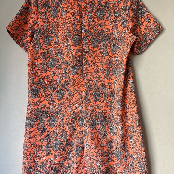 Coral patterned t-shirt shift dress. Great for cocktail events or weddings! - Picture 2 of 2